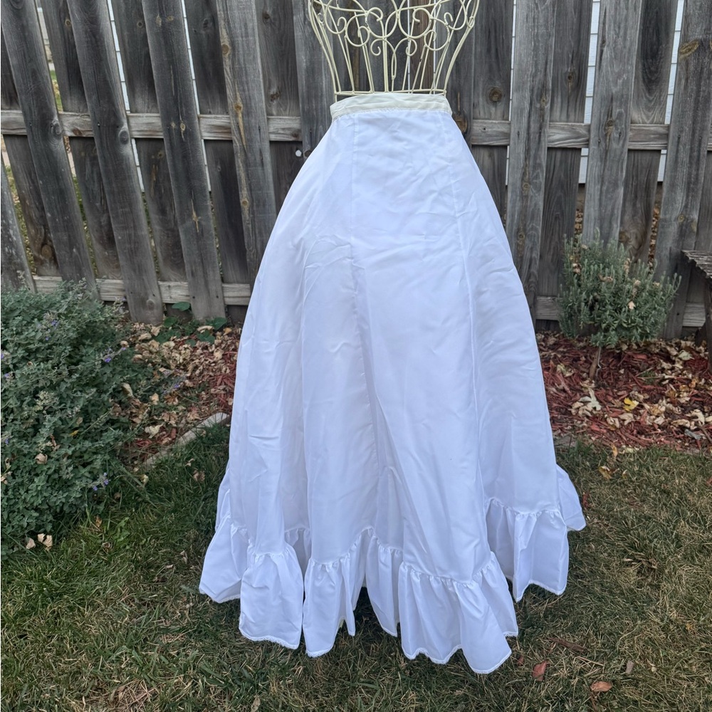 White Ruffled Full-Length underskirt